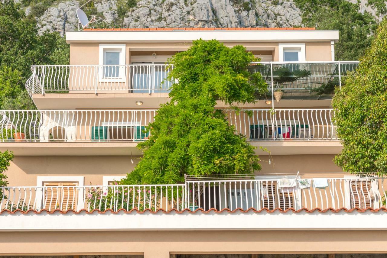 Holiday Home Figa Omiš Exteriör bild