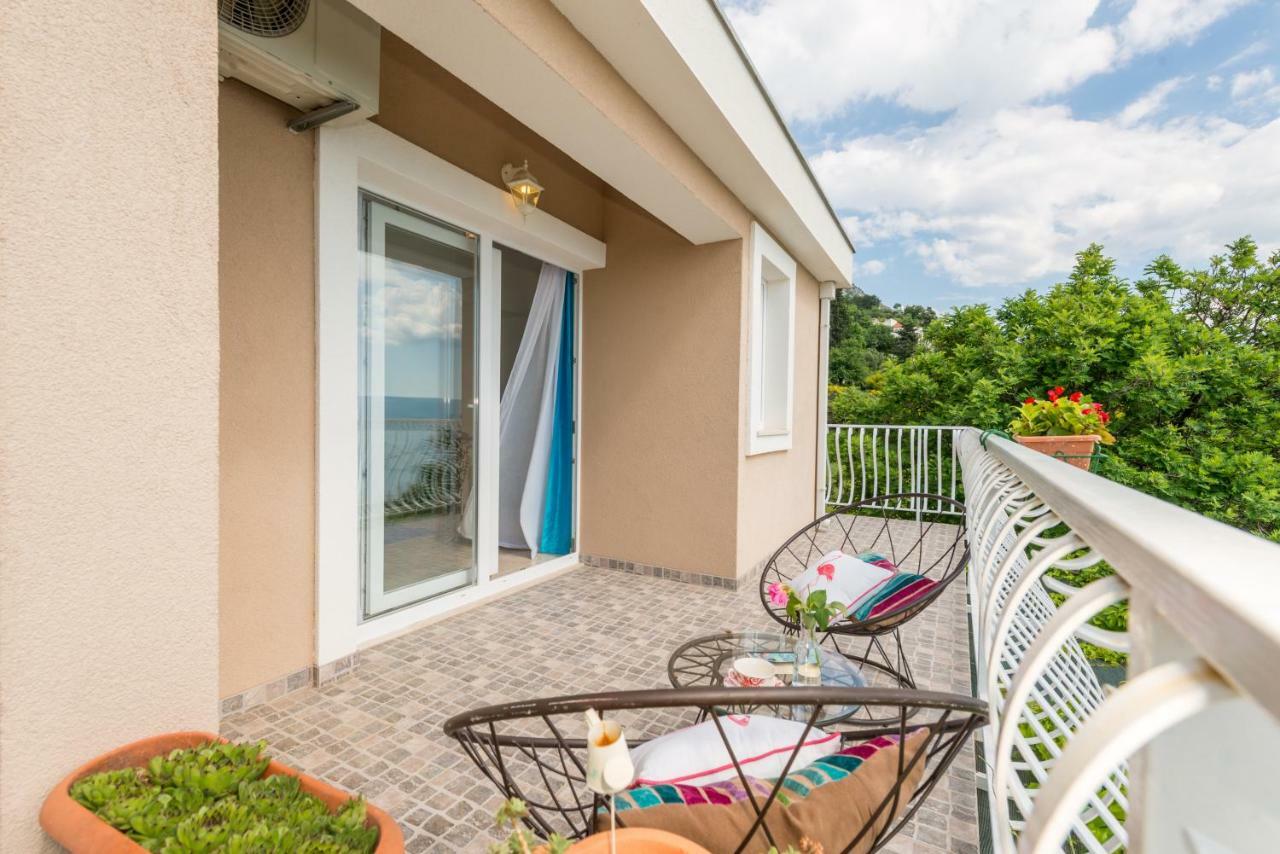Holiday Home Figa Omiš Exteriör bild